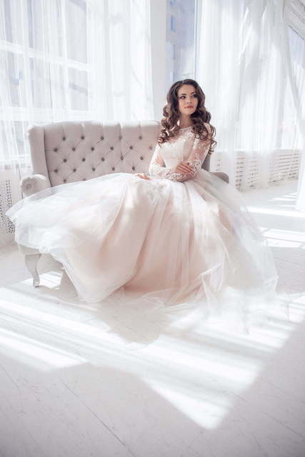 Свадебное платье Model 046. Силуэт А-силуэт. Цвет Айвори / Капучино. Вид 1