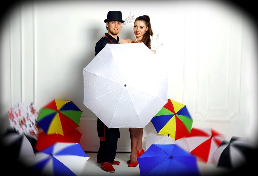 Иллюзия с зонтиками на свадьбу от Арт-студия Иллюзион 1