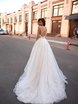 Свадебное платье Lambis Crocata . Силуэт А-силуэт. Цвет Белый / Молочный. Вид 2