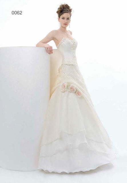 Свадебное платье 9162. Силуэт А-силуэт. Цвет Белый / Молочный, Айвори / Капучино. Вид 1