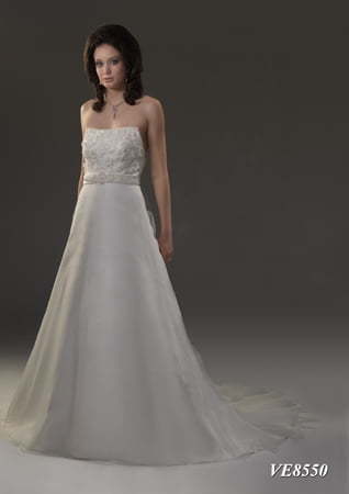 Свадебное платье 8550. Силуэт А-силуэт. Цвет Белый / Молочный. Вид 1