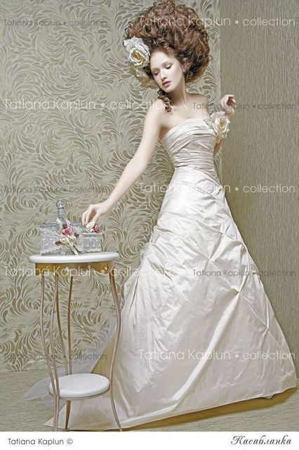 Свадебное платье Касабланка. Силуэт А-силуэт. Цвет Белый / Молочный, Айвори / Капучино. Вид 1