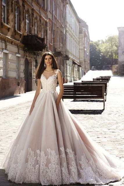 Свадебное платье Avrora. Силуэт А-силуэт. Цвет Белый / Молочный, оттенки Розового. Вид 1