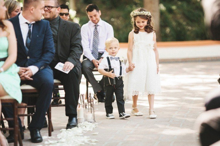 Трогательные и веселые поздравления на свадьбу от детей: варианты и идеи