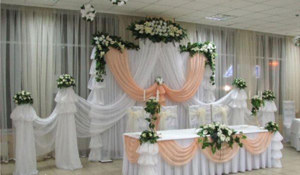 Оформление зала тканью – самый изысканный способ сделать свадьбу незабываемой