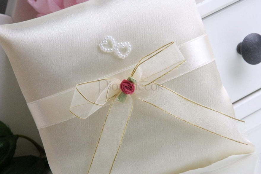 Подушка Красно-розовая розочка от  2