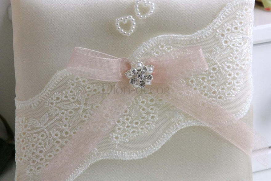 Подушечка С нежно розовым бантом от  2