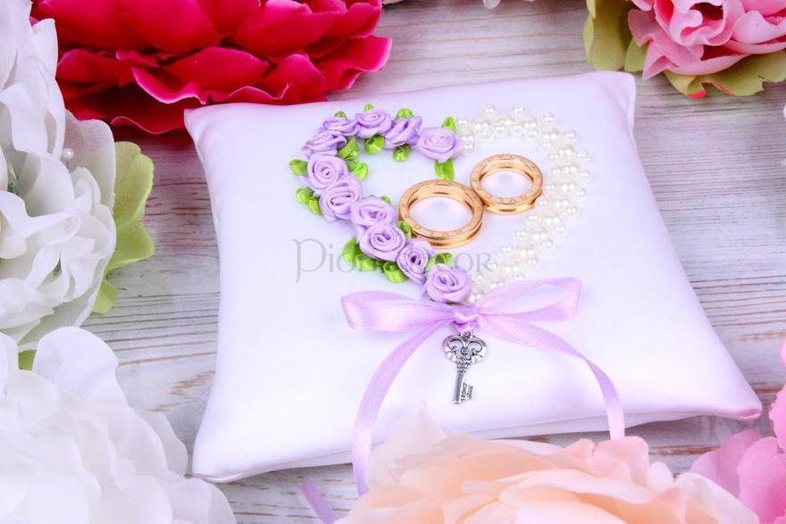 Фиолетовая подушечка для колец Domeniсo от  3