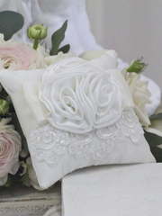Подушечка для колец от Свадебный салон Белый Авантаж 1