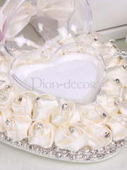 Подушка со коробочкой для колец Leo айвори от  2