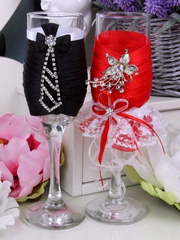 Жених и невеста в красном от  1