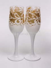 Бокалы с золотой каймой от  1