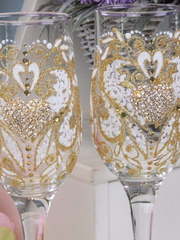 Бокалы с лепкой и сердцем от  2