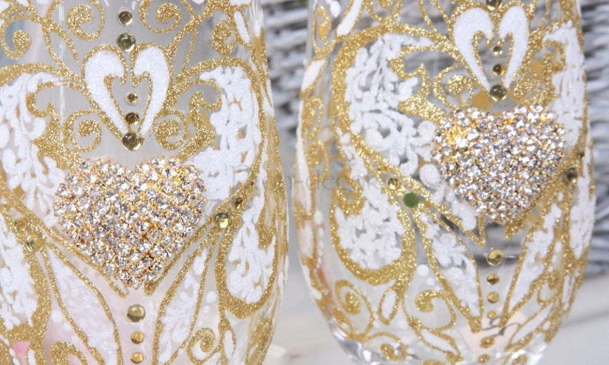 Бокалы с лепкой и сердцем от  3