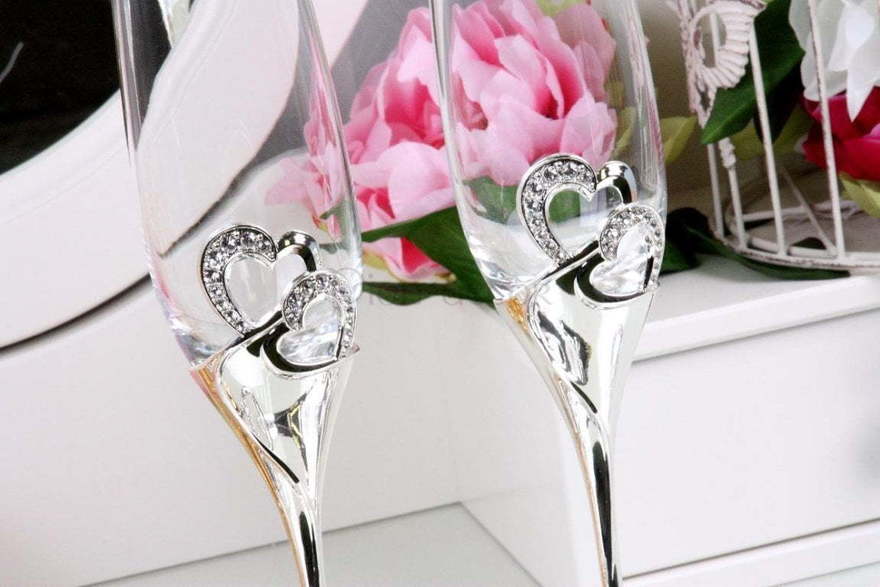 Бокалы на подносе от  3