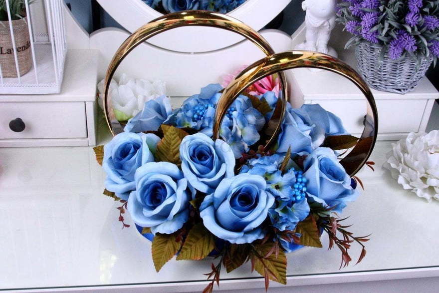 Композция Розы и гортензия небесно-голубые на авто от  3