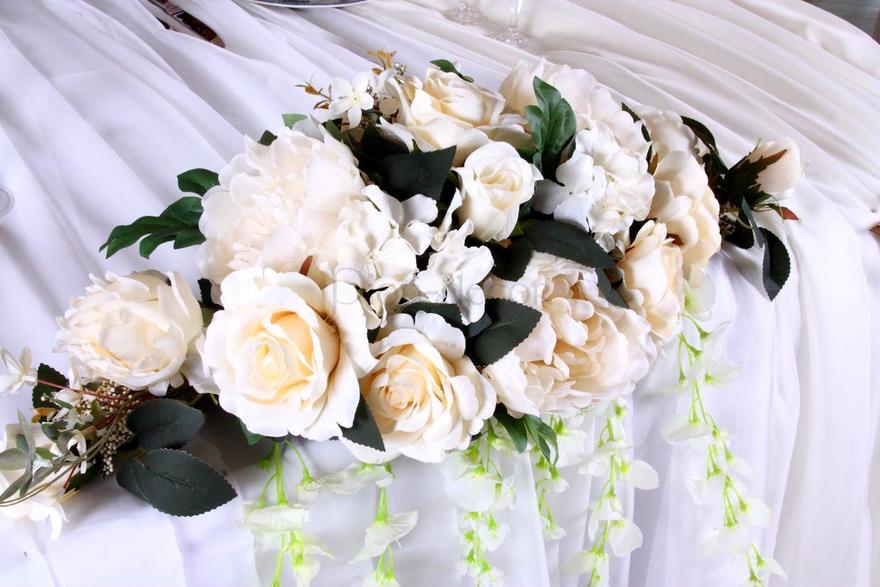 Цветы на стол жениха и невесты Айвори от  6