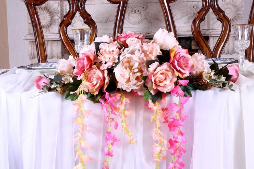 Композиция Пепельная роза и пионы из искусственных цветов на президиум от  3