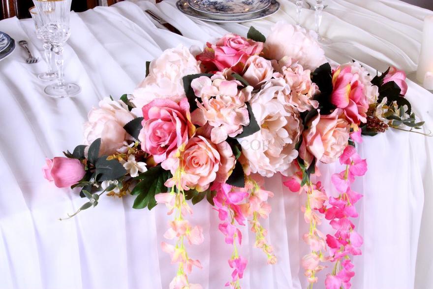 Композиция Пепельная роза и пионы из искусственных цветов на президиум от  7