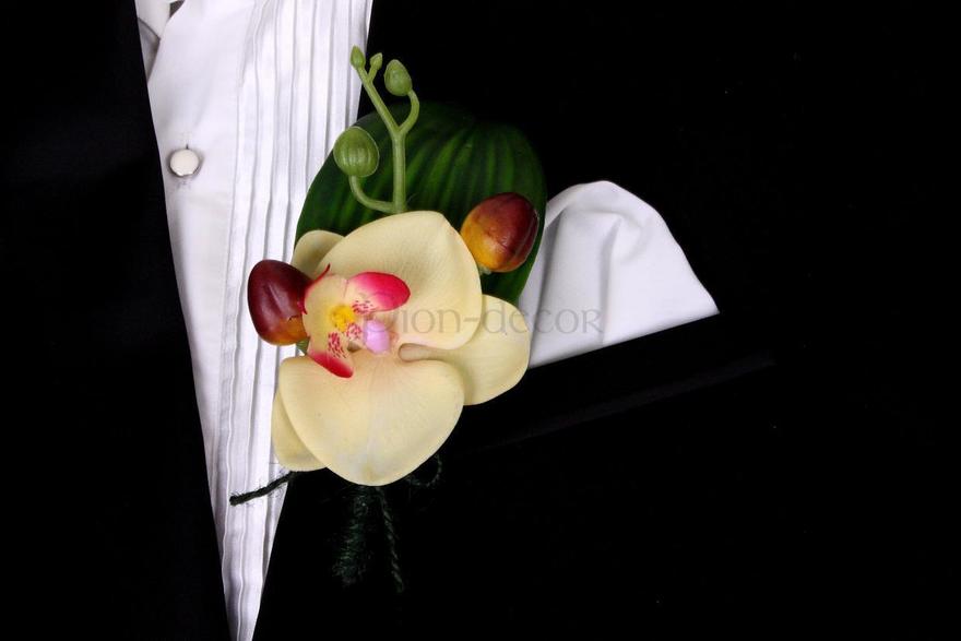 Бутоньерка Орхидея айвори от  2