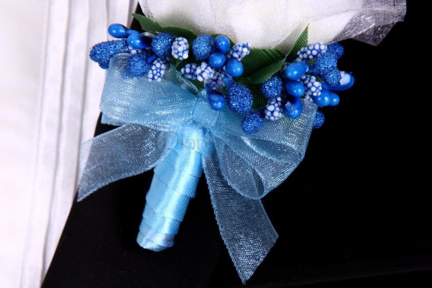 Бутоньерка для жениха Серенити голубая от  3