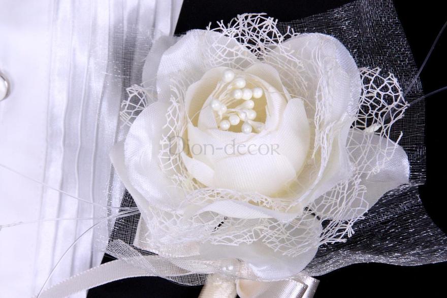 Бутоньерка для жениха Айвори от  3