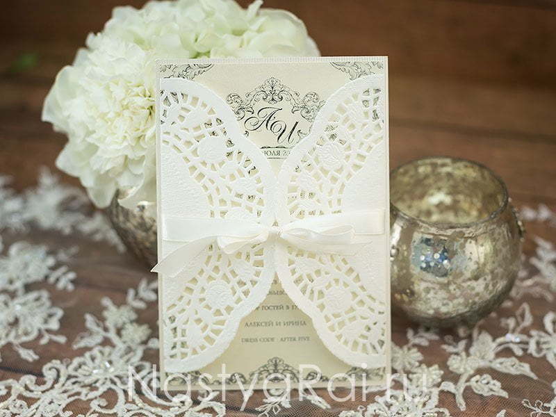 Открытка Кремовое приглашение-шкатулка от  4