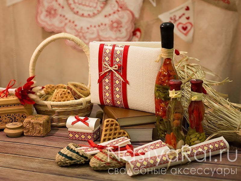 Открытка Приглашение Лапти от  8