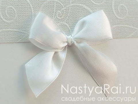 Открытка Белое приглашение с вензелями от  3