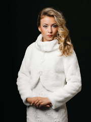 Шубка невесты (арт.1040) от Свадебный салон Wedding Lily 1