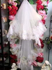 Длинная фата с широким кружевом от  1