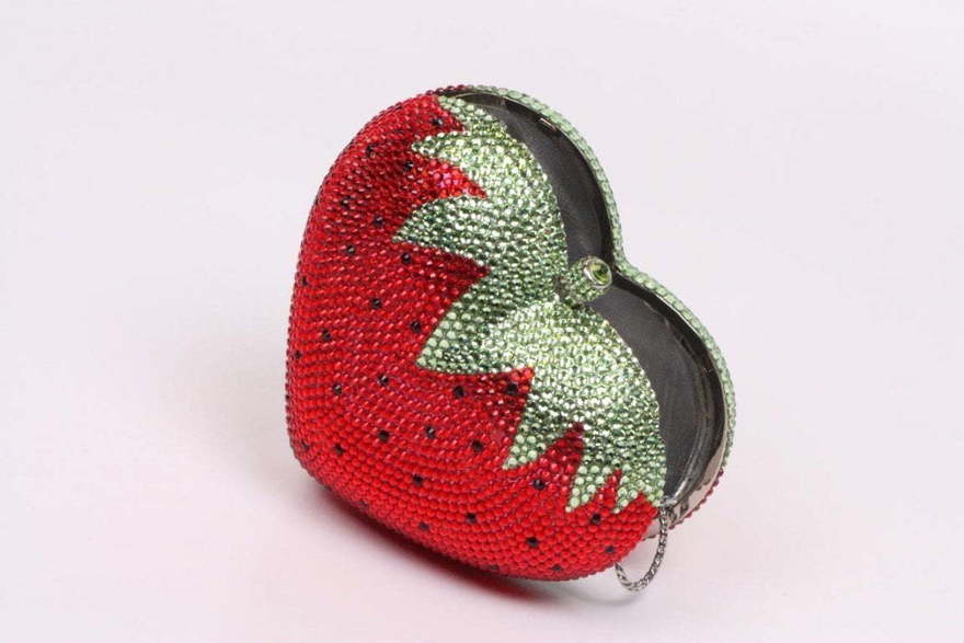 Клатч стразы Сваровски Клубничка от  3