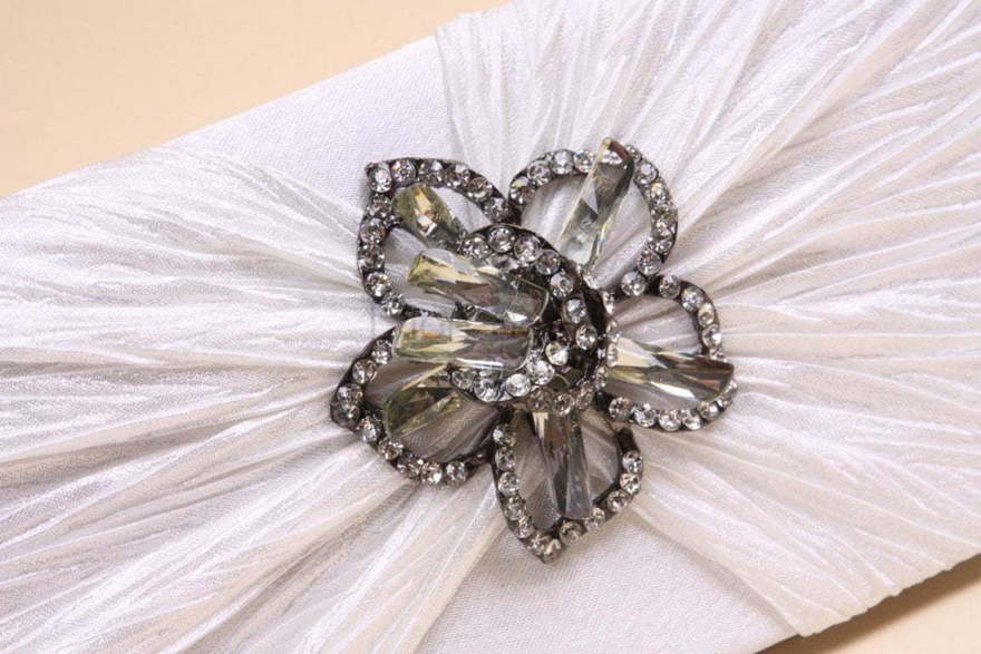 Клатч Цветочке на атласе от  2