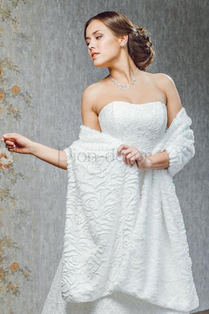 Меховой палантин Кружева айвори и белый от  2