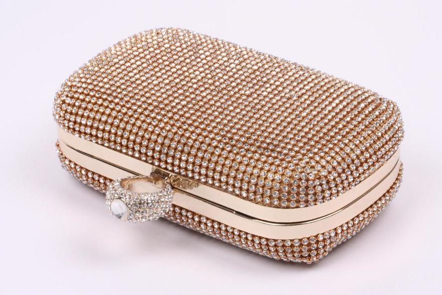 Клатч с кольцом золотой от  4