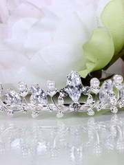 Диадема с цирконами и жемчужинами Magic от  1