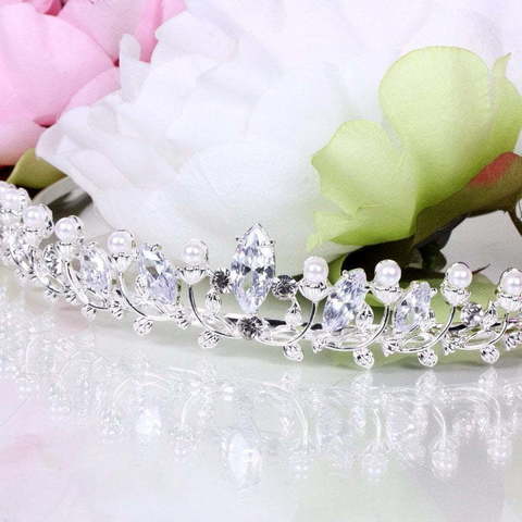 Диадема с цирконами и жемчужинами Magic от  3