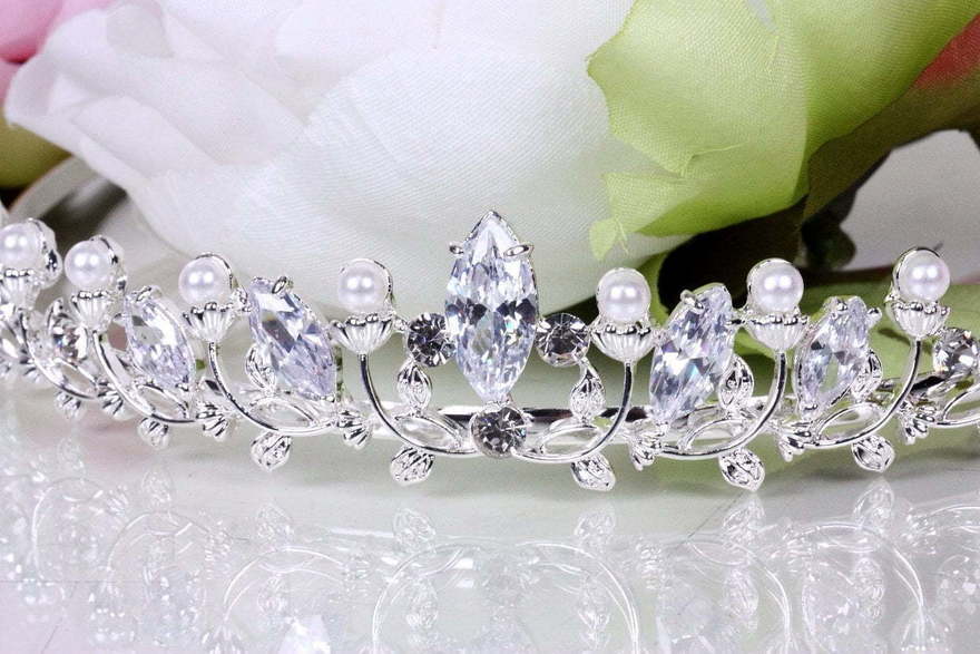Диадема с цирконами и жемчужинами Magic от  4
