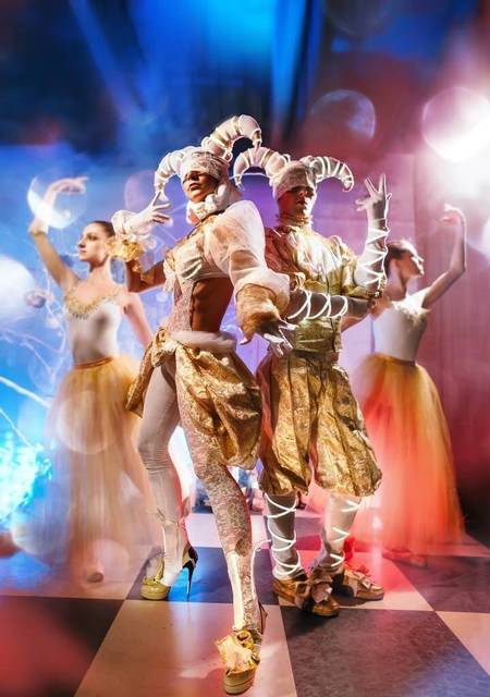 Световое шоу Арлекины на свадьбу от Aurum show 3