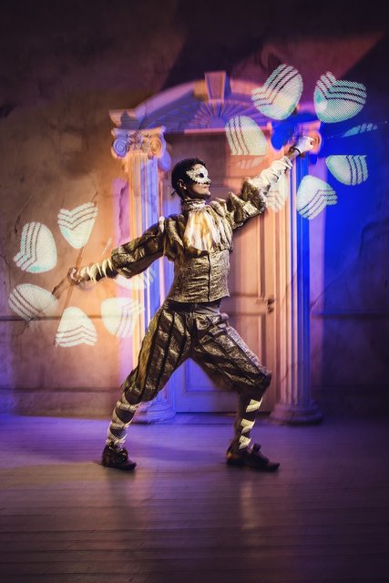 Световое шоу Арлекины на свадьбу от Aurum show 8