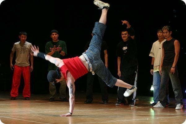 Профессиональные Би-бои/ Танцоры Брейкдансеры на свадьбу от Hot-surprise 4