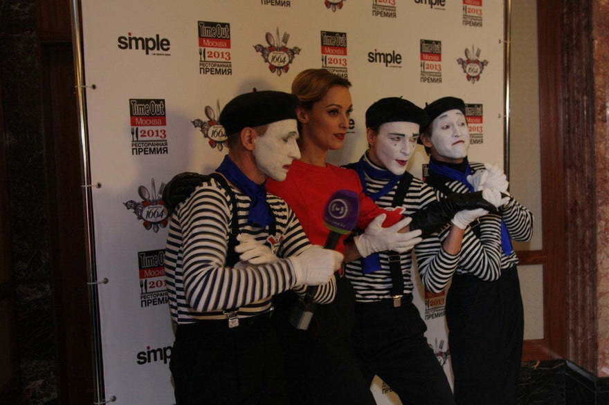 Группа интерактивных мимов на свадьбу от Show Obertaeva 4