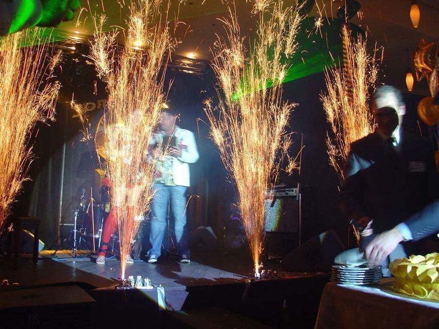 Пиротехнические фонтаны на свадьбу от Фабрика Эффектов 4