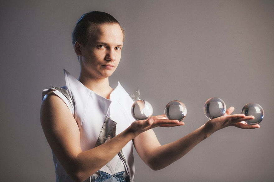 Контактное жонглирование на свадьбу от Aurum show 7