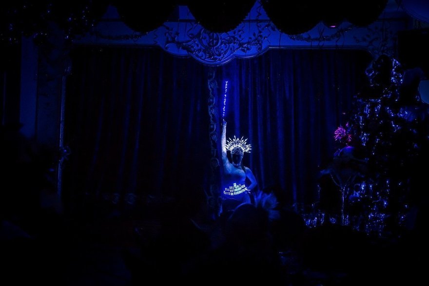 Световое шоу Гэтсби на свадьбу от Show Obertaeva 8