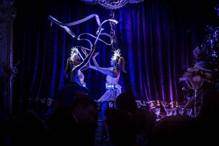 Световое шоу Гэтсби на свадьбу от Show Obertaeva 9