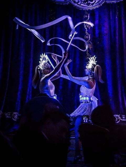 Световое шоу Гэтсби на свадьбу от Show Obertaeva 11