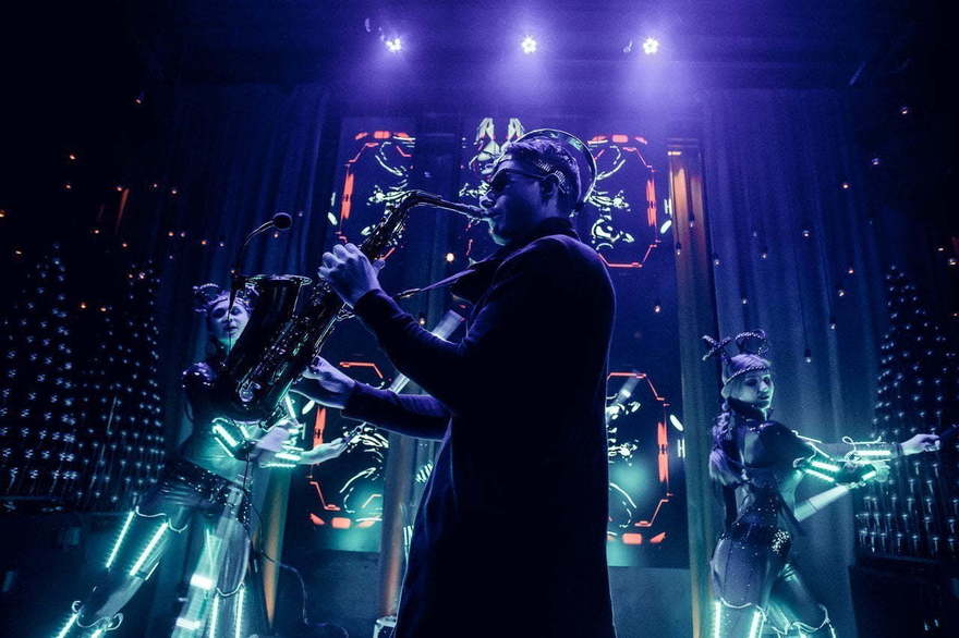 Световое шоу Гравитация на свадьбу от Show Obertaeva 10