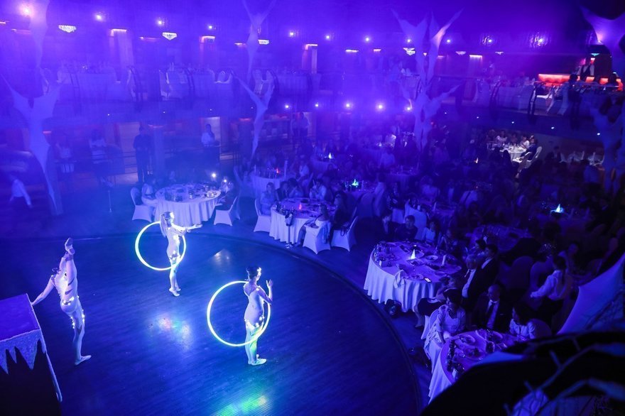 Световое шоу Confession Show на свадьбу от Show Obertaeva 10