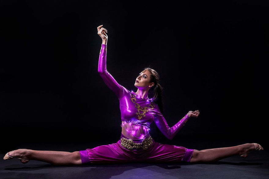 Световое шоу Confession Show на свадьбу от Show Obertaeva 13